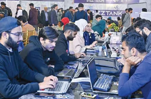 Teams coding during the BizzTank hackathon